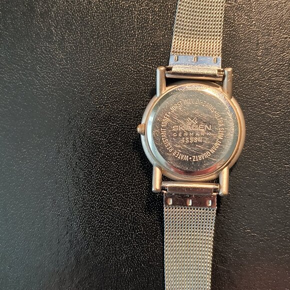 Ladies Skagen 4SSSN Silver Mesh Watch Denmark - Picture 7 of 8